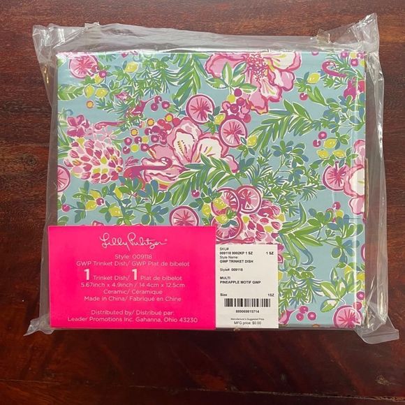 NWT Lilly Pulitzer Hexagon Pineapple Trinket Dish - Picture 3 of 3